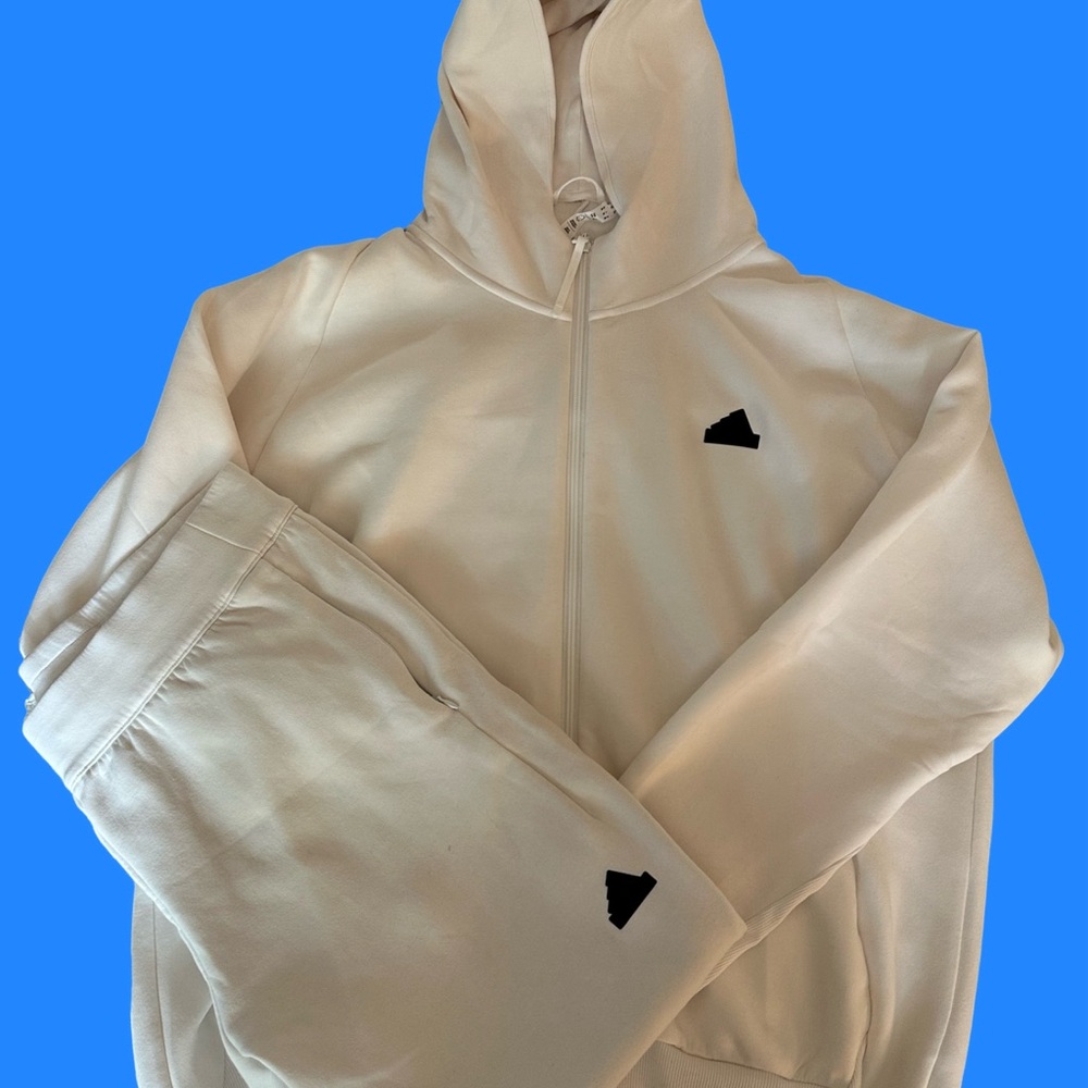 GENTLY USED ADIDAS ALL WHITE HOODIE SWEATPANTS COMBO SIZE XL